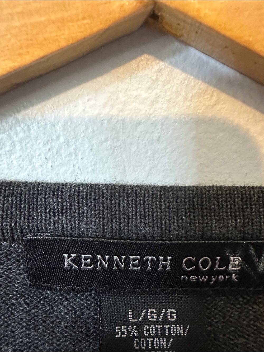Kenneth Cole Charcoal Gray V-Neck Pullover Sweater Men's L - Picture 3 of 4